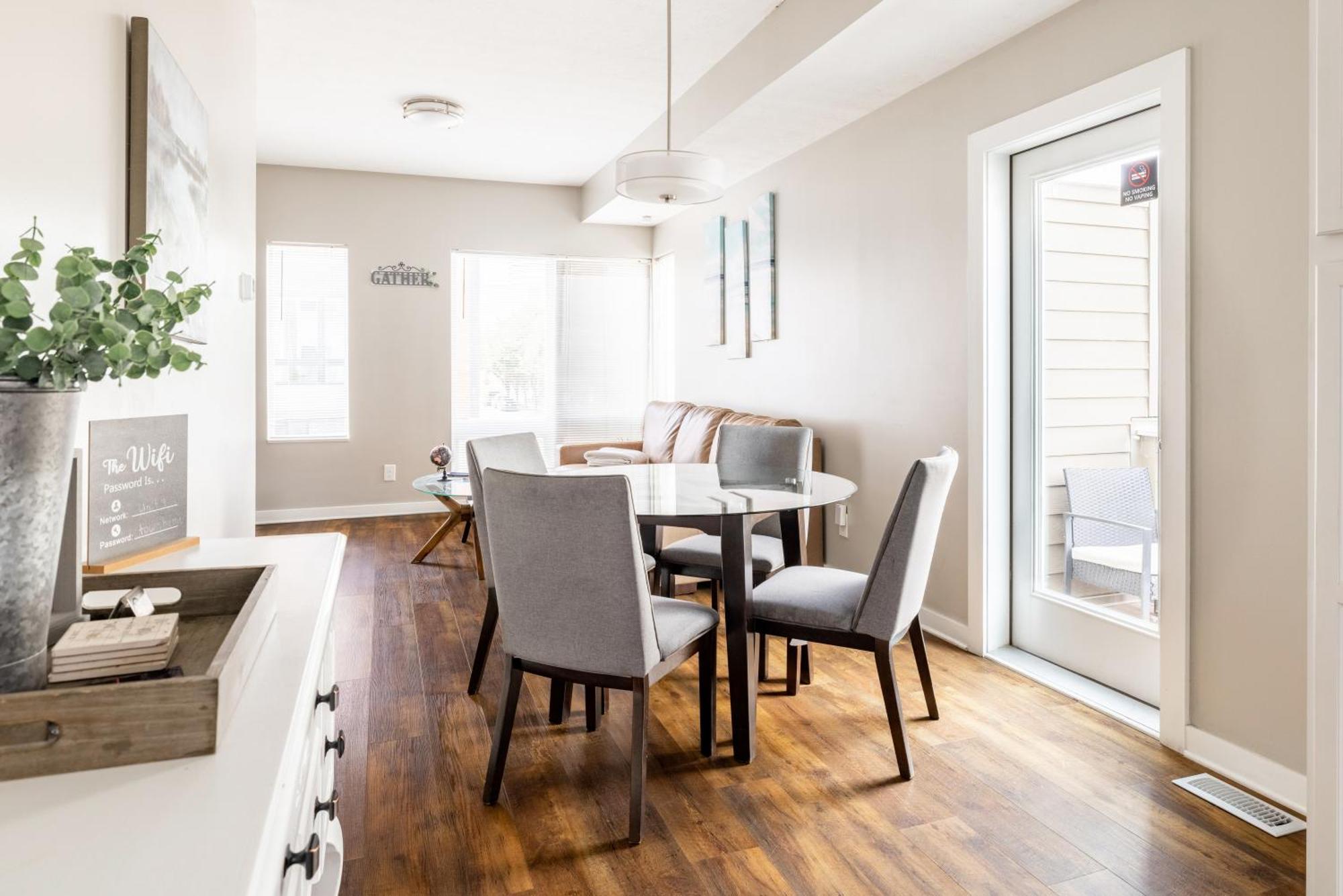 Luxury Downtown Townhome Private Garage Unit 9 Cleveland Exteriör bild