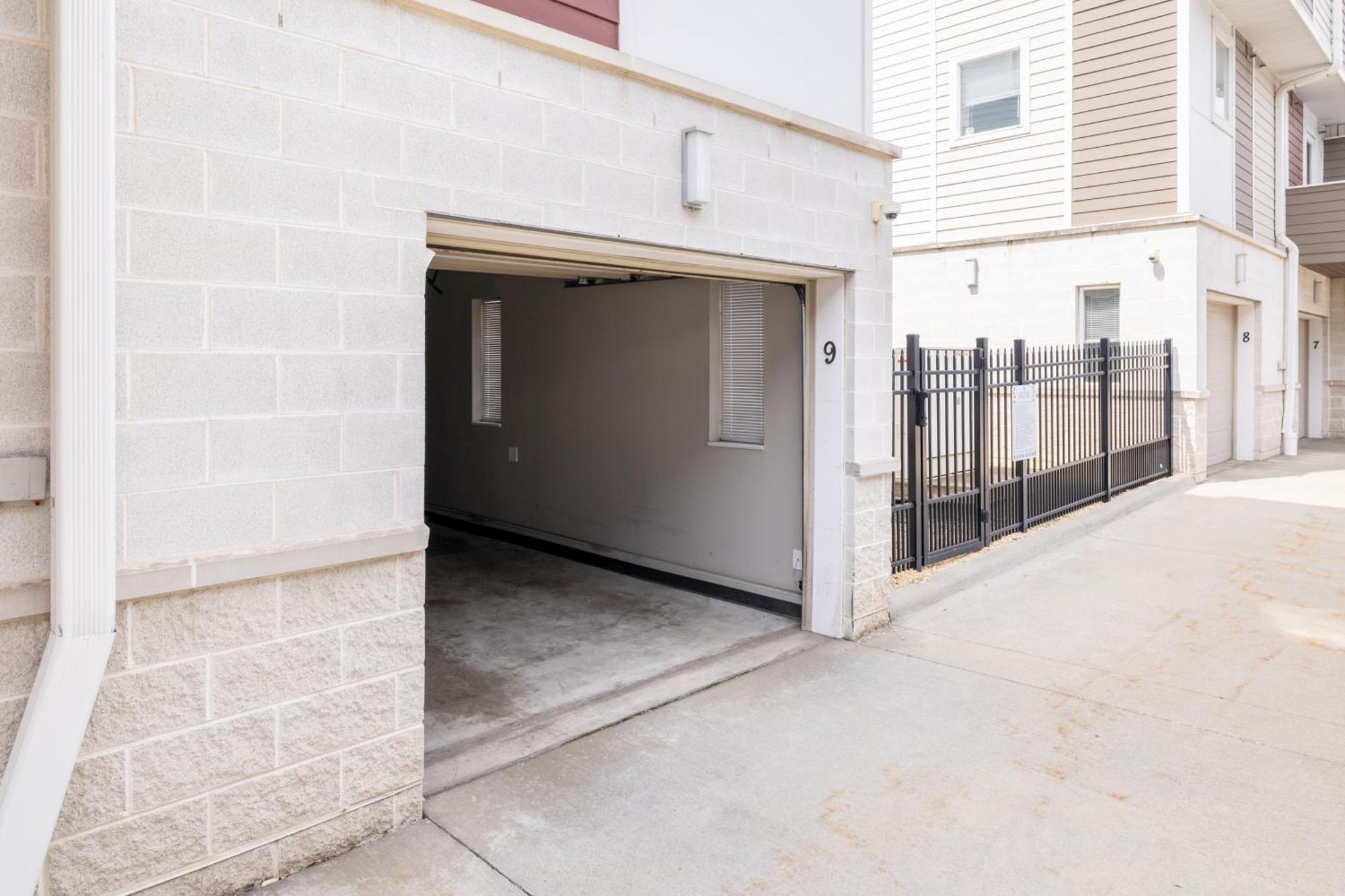 Luxury Downtown Townhome Private Garage Unit 9 Cleveland Exteriör bild